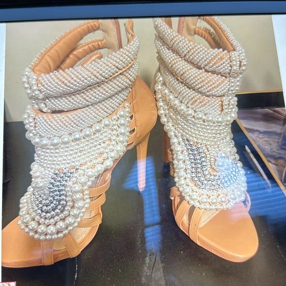 🤎🤍 sexy, open toe pearled stiletto booties🤍🤎 - Picture 2 of 2